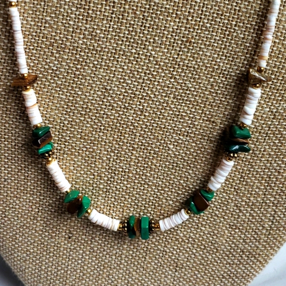 Puka shell and stone necklace - Picture 2 of 2